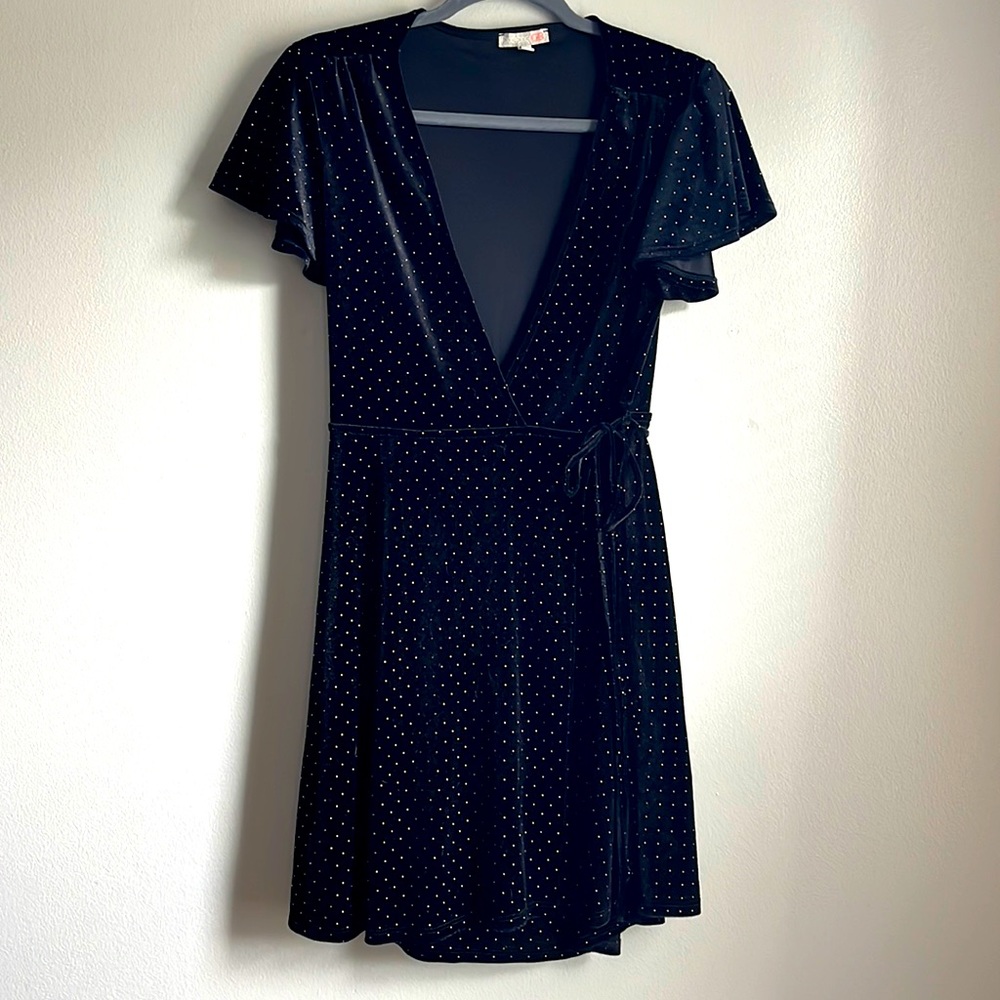 🌈10 Items for $40- 
GB Black Wrap Dress with Sparkles!